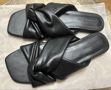 BANANA REPUBLIC 블랙 샌들