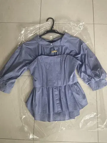 스나이델 페플럼 블라우스