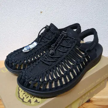미사용 새상품 KEEN 유니크 25.5cm