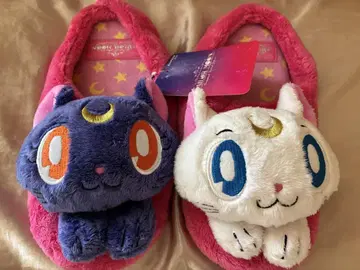 [ 새상품, 미착용 ] 세일러문 루나 아르테미스 마스코트 슬리퍼