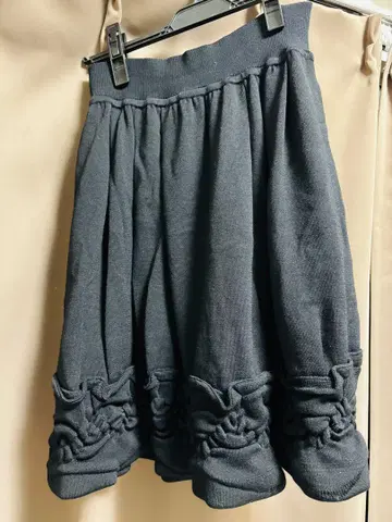 FOXEY 블랙 플레어 스커트