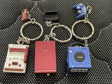 Nintendo 역대 하드 키링 3종