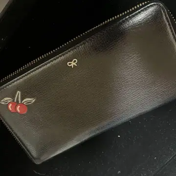 ANYA HINDMARCH 안야 힌드마치 장지갑
