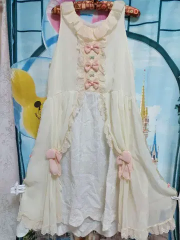 핸드메이드 슬리브리스 크림색 원피스