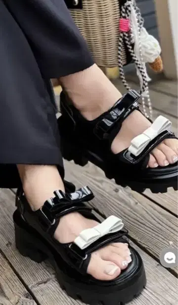 도노반 아키론 콜라보 M 리본 샌들