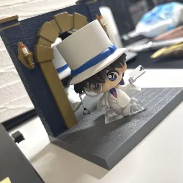 이치방 라보 명탐정 코난 거울 받침대 피규어 쿠로바 카이토 (괴도 키드)