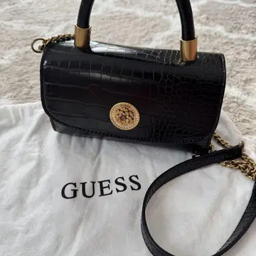 GUESS 블랙 크로커다일풍 숄더백