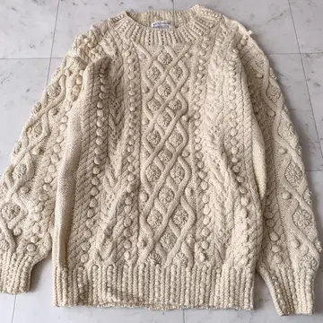 레트로 빈티지 3D 입체 니트 두꺼운 원단 아이보리 울 폼폼