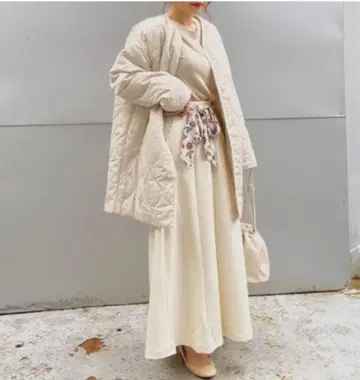 GU 충전솜 퀼팅 코트 Natural S 사이즈