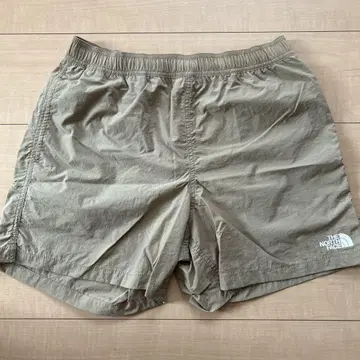 THE NORTH FACE 카키 숏팬츠