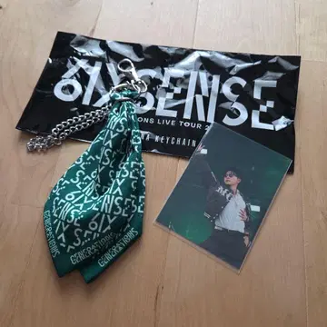 SIX SENSES 키링 & 포토 카드