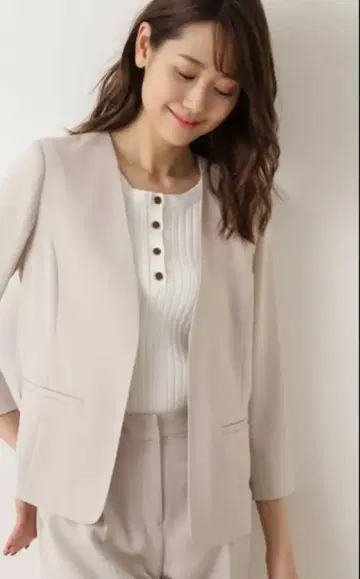 내추럴 뷰티 베이직 노카라 자켓 M 7분 소매 베이지