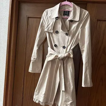 신시아 애로우 리 트렌치코트