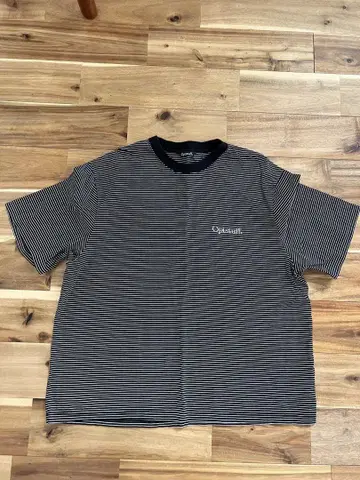 Optstuff 오프트스타프 보더 T-SHIRT 로고 자수