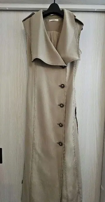 스나이델 트렌치 민소매 원피스 베이지 USED