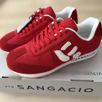 via SANGACIO 레드 스니커즈