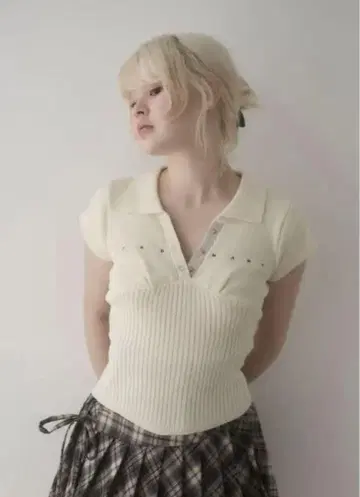 andmary Lindsay 로고 탑스