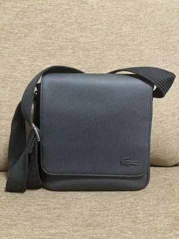 가격 인하 가능 Lacoste 블랙 숄더백