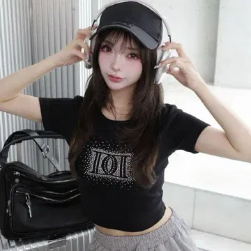 샤이니 DD 로고 컴팩트 티셔츠 다리치