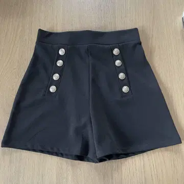 블랙 & 베이지 2장 세트! 버튼 달린 숏팬츠 EUR XS