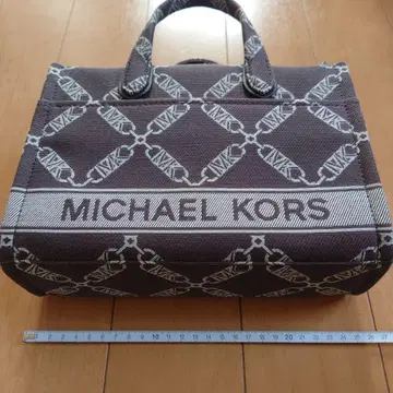 MICHAEL KORS 브라운 숄더백