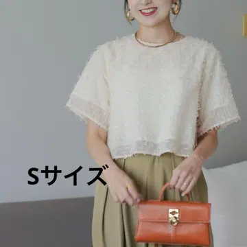 titivate 백 골드 자카드 상의 S 사이즈