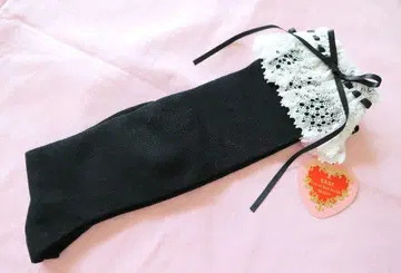 택 포함 새상품 BABY 리본 통과 레이스 하이삭스 블랙 x 오프화이트