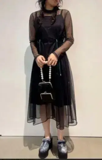 새상품급 파메오 포즈 시어 레이어드 원피스