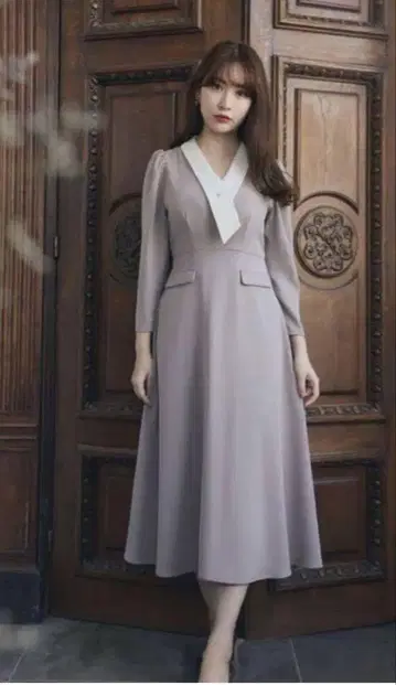Her lip to Chantilly Midi Dress