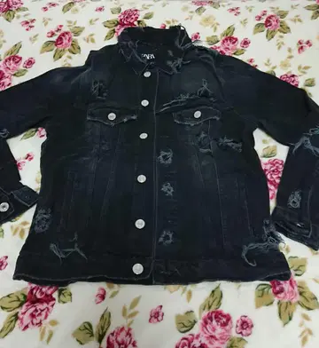 ZARA 데미지 가공 블랙 데님 자켓
