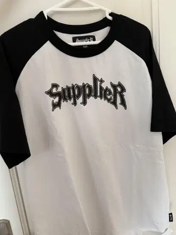 Supplier 로고 프린트 T셔츠 화이트/블랙