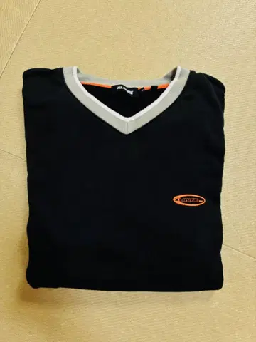 XLARGE 블랙 V넥 트레이닝복