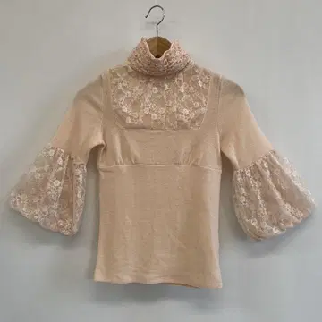[ LIZ LISA ] 벌룬 슬리브 꽃무늬 레이스 니트 상의 M 사이즈
