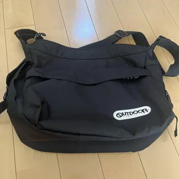 OUTDOOR 숄더백 블랙 (빅)
