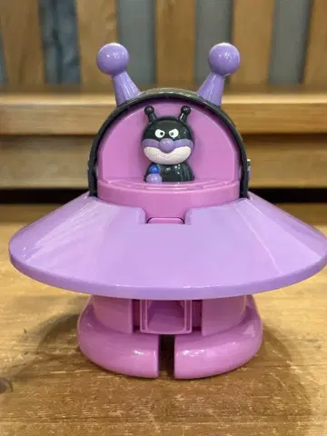 치키치키 대변신! 로봇으로! 열차로! 3가지로 체인지! 세균 UFO DX