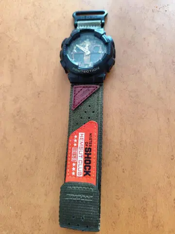 G-SHOCK 올리브 그린 카모플라쥬 디자인