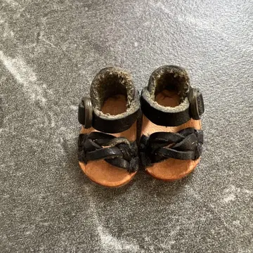 오비츠11 샌들 블랙