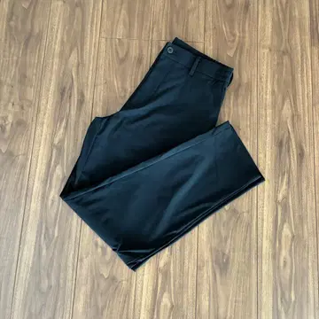 [ 미사용 ] UNIQLO 울트라 스트레치 팬츠 긴 길이 블랙 M