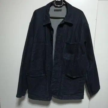 UNIQLO 다크 블루 데님 자켓 앞면 포켓 부착
