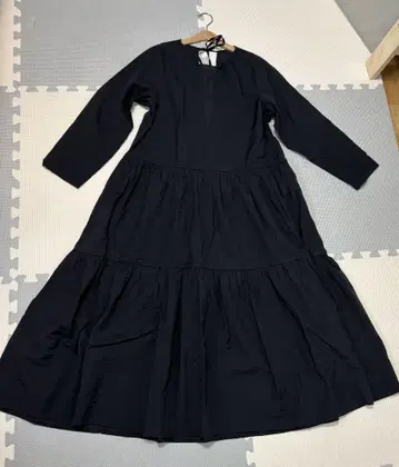 저널 스탠다드 티어드 원피스 블랙 프리 사이즈