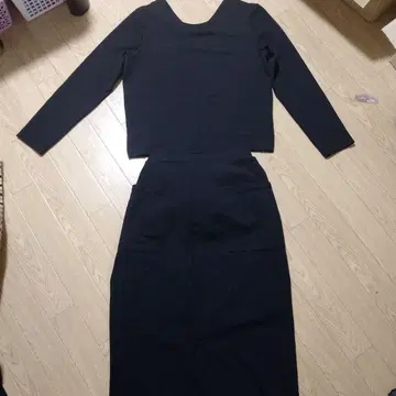 블랙 긴팔 셋업 스커트 포함