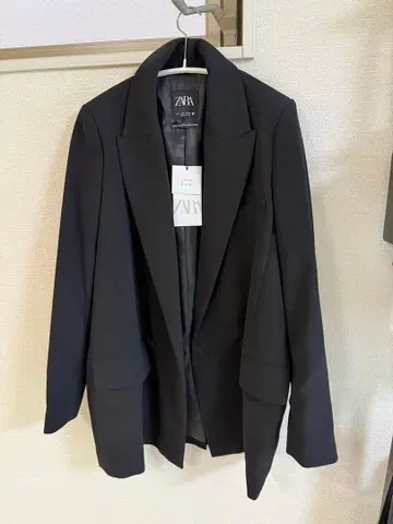 [ 새상품 ] ZARA 블랙 테일러드 자켓 사이즈 S