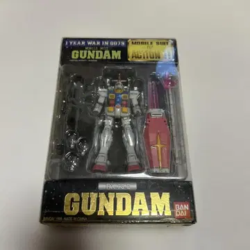 GUNDAM 액션 피규어