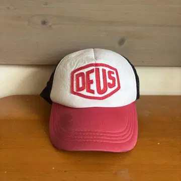 DEUS EX MACHINA 트래커 캡 화이트/레드
