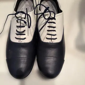 새상품 쇼세 TRAVEL SHOES 네이비와 화이트의 가죽 신발