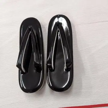 블랙 조리 골드 컬러 라인 부착