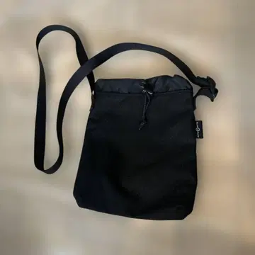 ARTS&CRAFTS CHALK SHOULDER S 사코슈 블랙