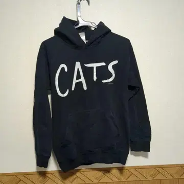 CATS 프린트 블랙 후드티