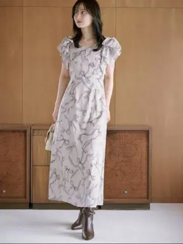 리본 슬리브 디자인 원피스 스나이델 snidel 그레이 베이지