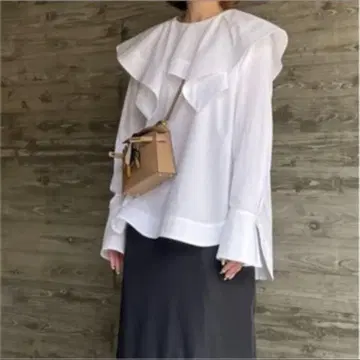 시뉴 cygne 프릴 세일러 블라우스